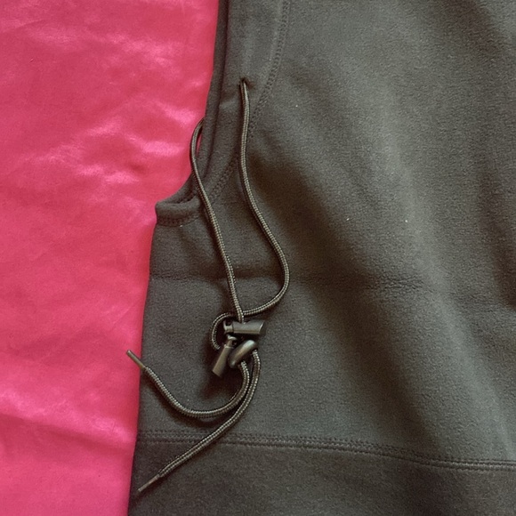 6 in 1 Fleece Hood new with tag - Picture 2 of 5